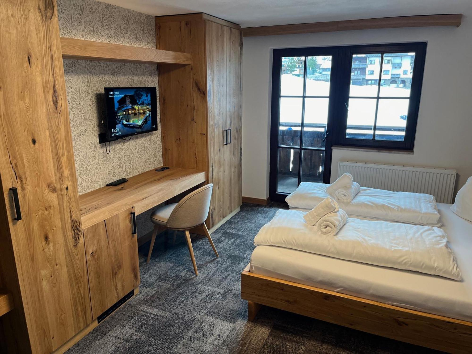 Tieflehner Hof Pitztalhaus Hotel ザンクト・レオンハルト・イム・ピッツタール エクステリア 写真
