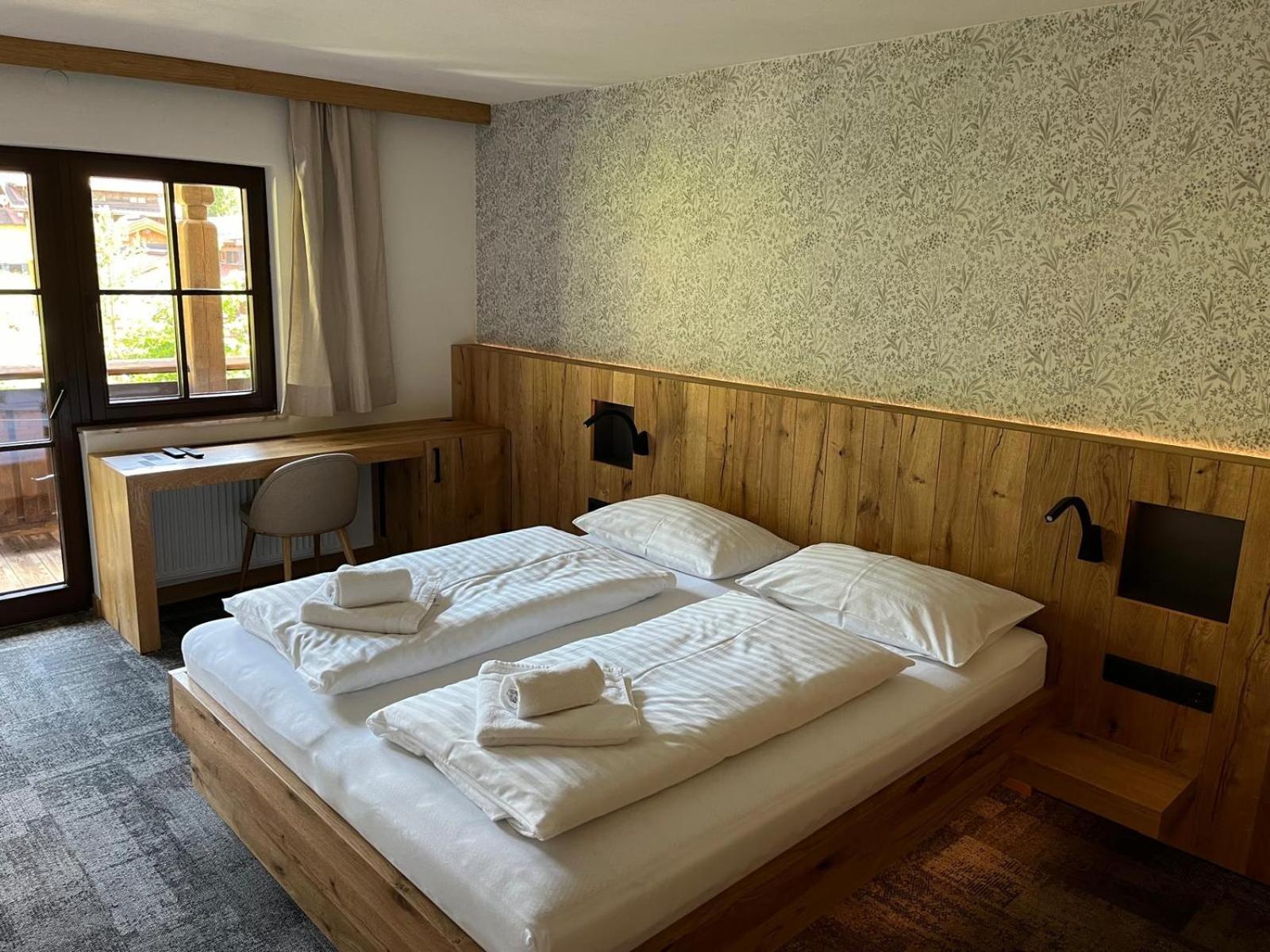Tieflehner Hof Pitztalhaus Hotel ザンクト・レオンハルト・イム・ピッツタール エクステリア 写真