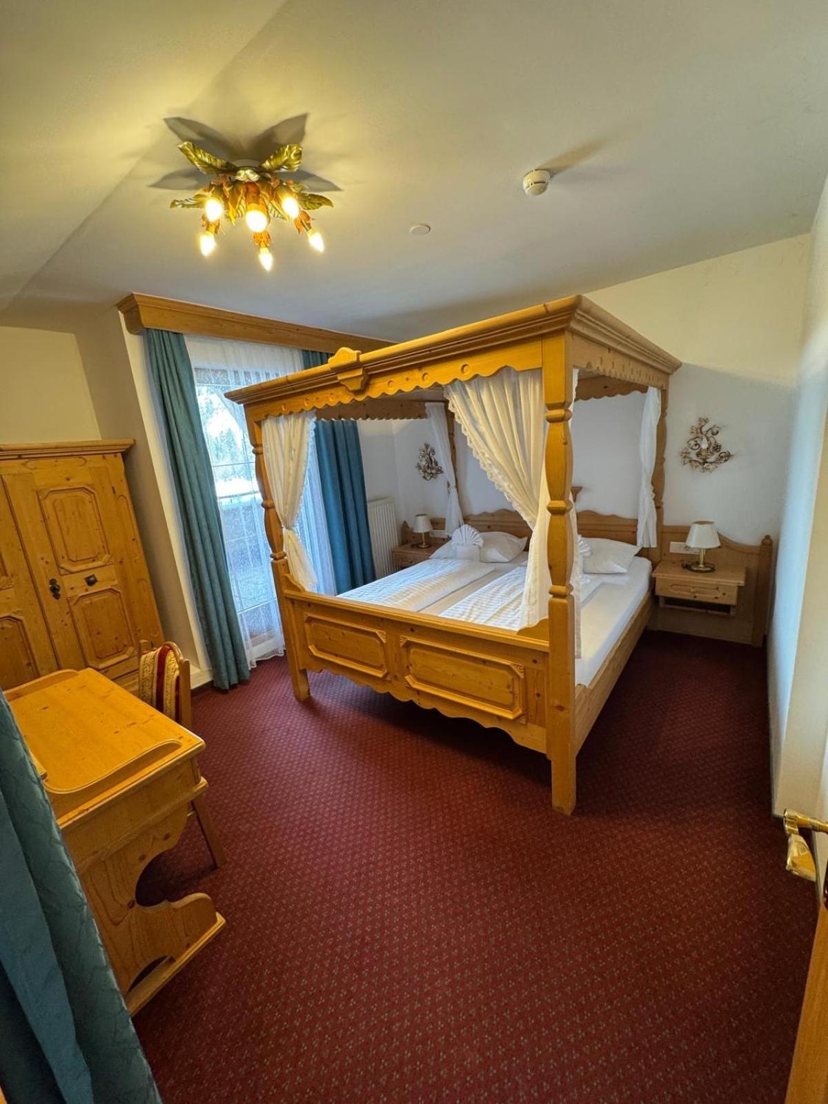 Tieflehner Hof Pitztalhaus Hotel ザンクト・レオンハルト・イム・ピッツタール エクステリア 写真