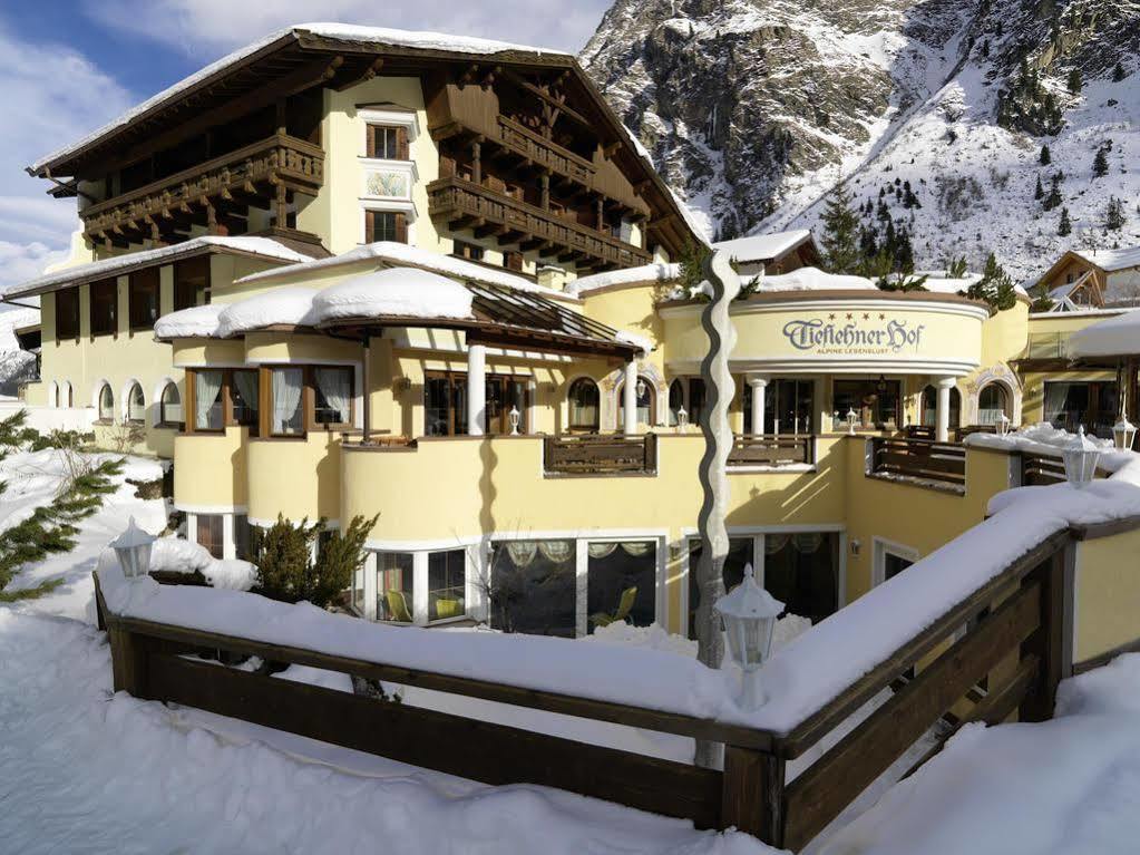 Tieflehner Hof Pitztalhaus Hotel ザンクト・レオンハルト・イム・ピッツタール エクステリア 写真